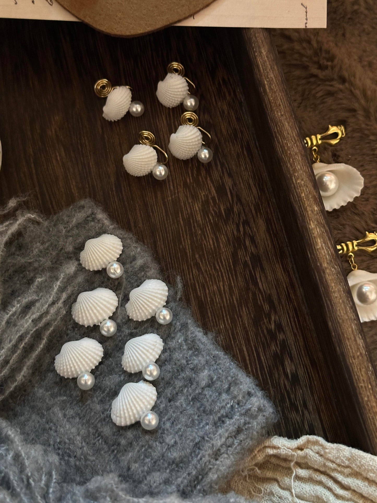Clam Shell with Pearl Earrings