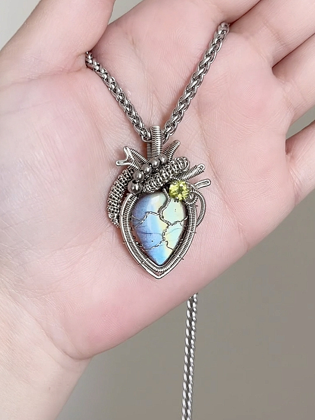 Beating Glow Heart-shaped Necklace