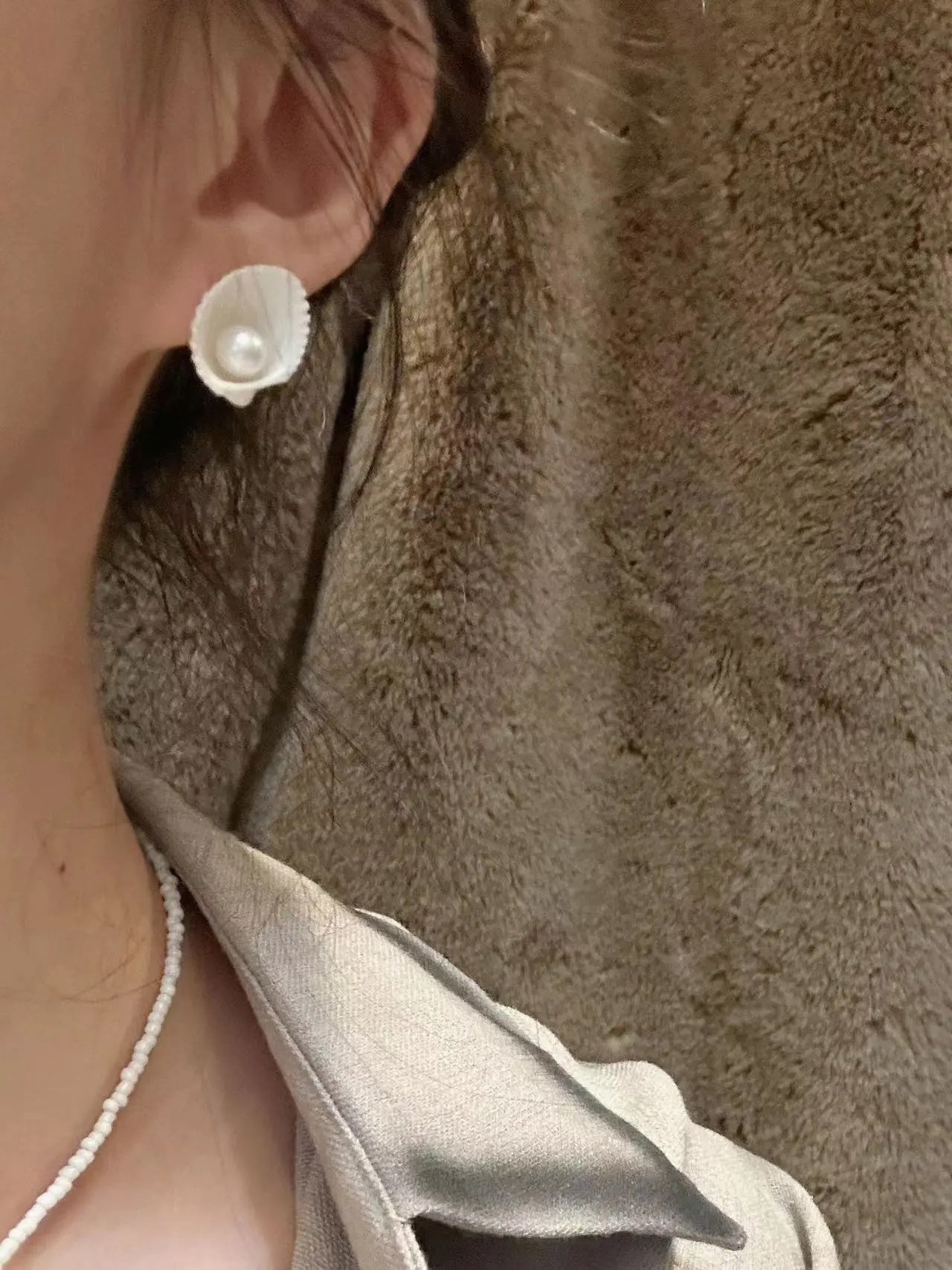 Clam Shell with Pearl Earrings