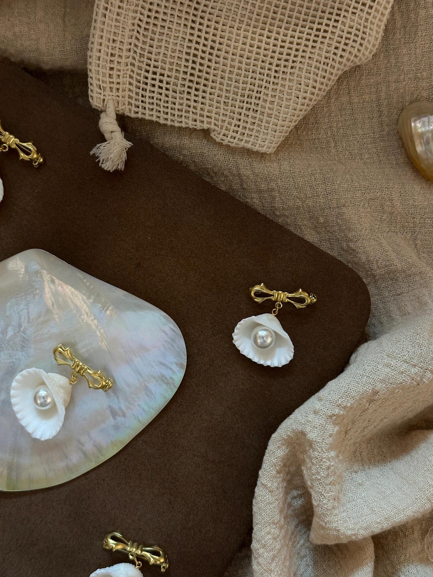 Clam Shell with Pearl Brooch