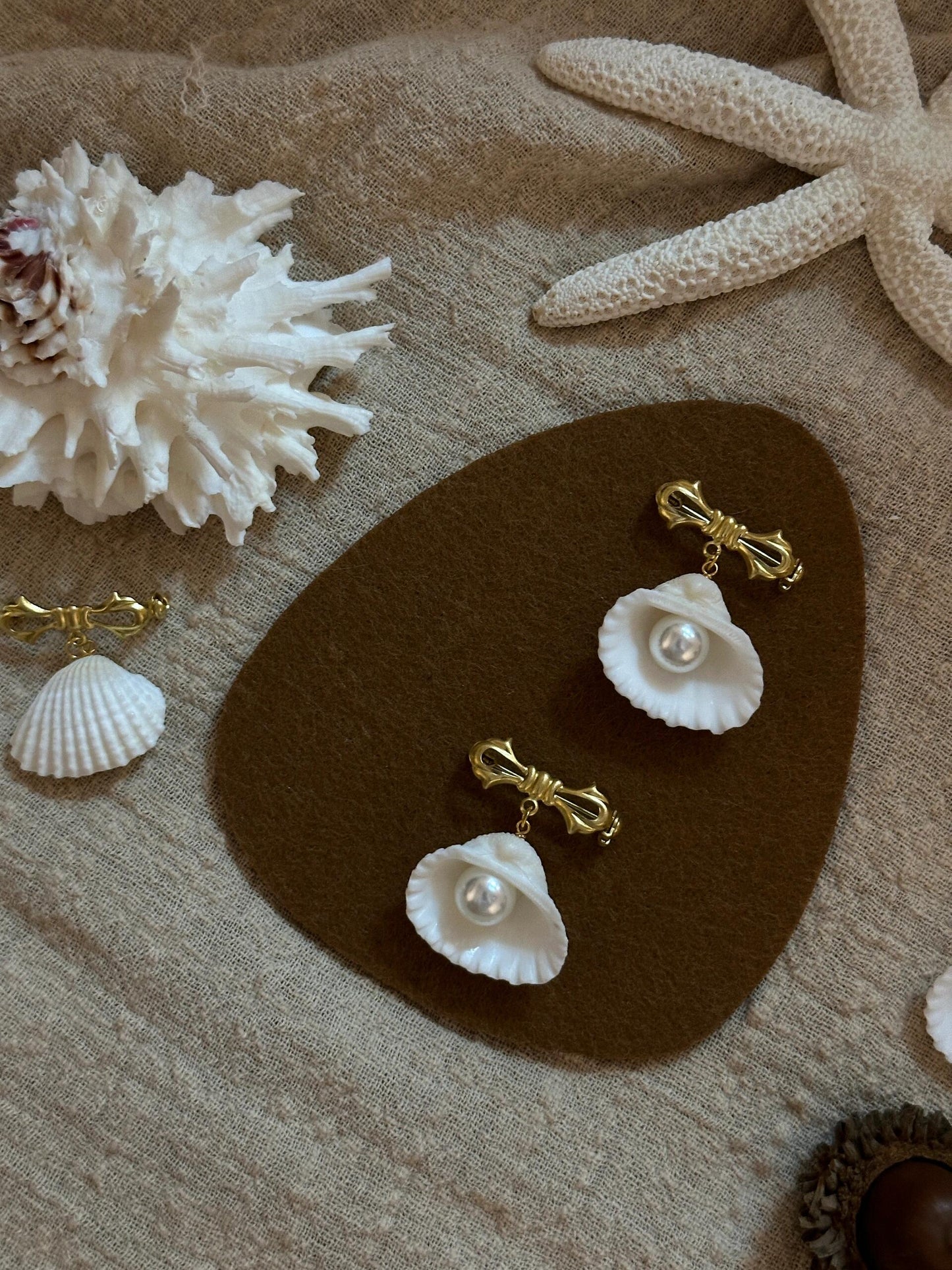 Clam Shell with Pearl Brooch
