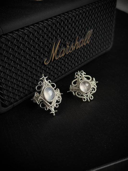 Courtly Style Silver Ring