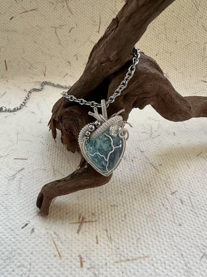 Beating Glow Heart-shaped Necklace