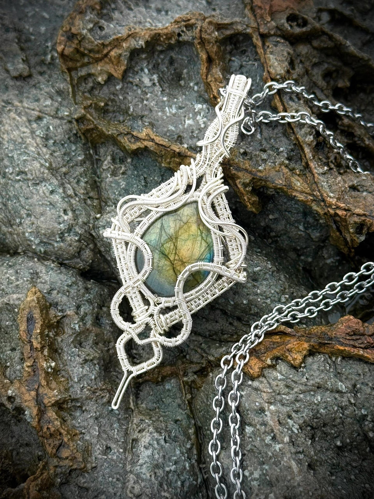 Elder’s Artefacts Series Pendant Necklace