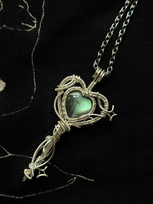 Heart-shaped Magical Key Pendant Necklace