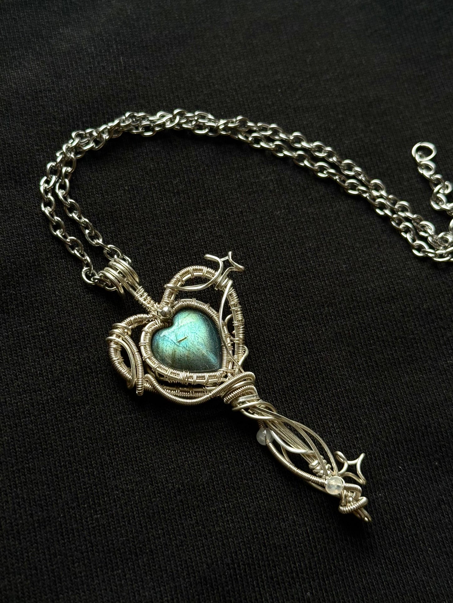 Heart-shaped Magical Key Pendant Necklace