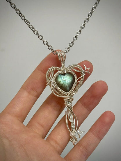Heart-shaped Magical Key Pendant Necklace