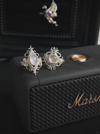 Courtly Style Silver Ring