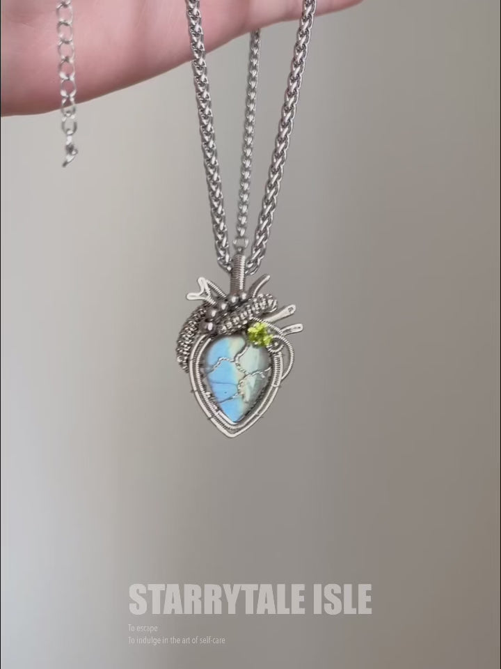 Beating Glow Heart-shaped Necklace – Starrytale Isle